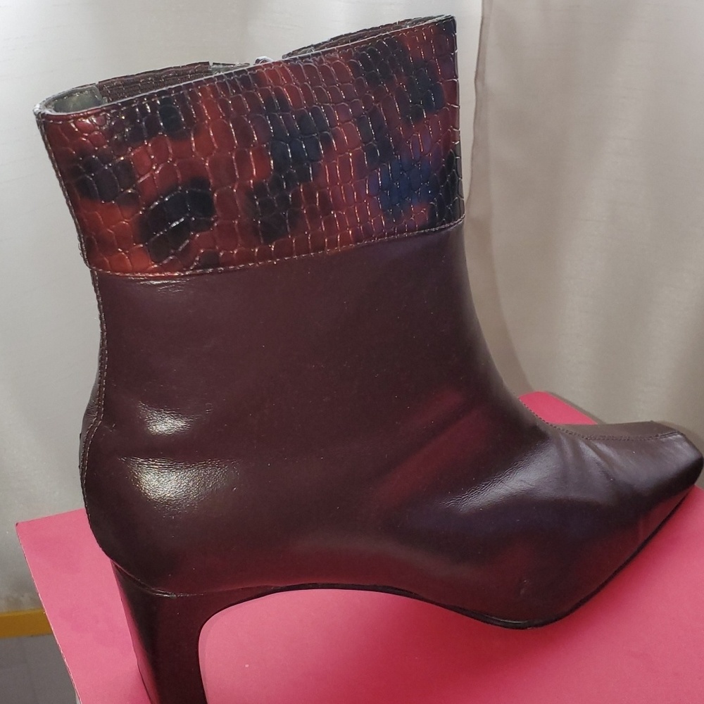Boots - Picture 1 of 4